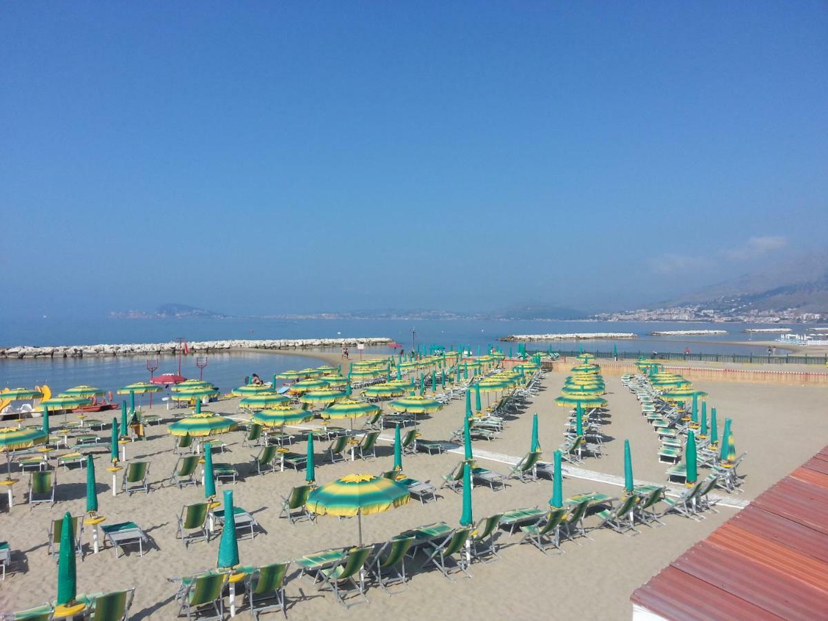 Guesthouse Holiday Formia Beach Екстериор снимка
