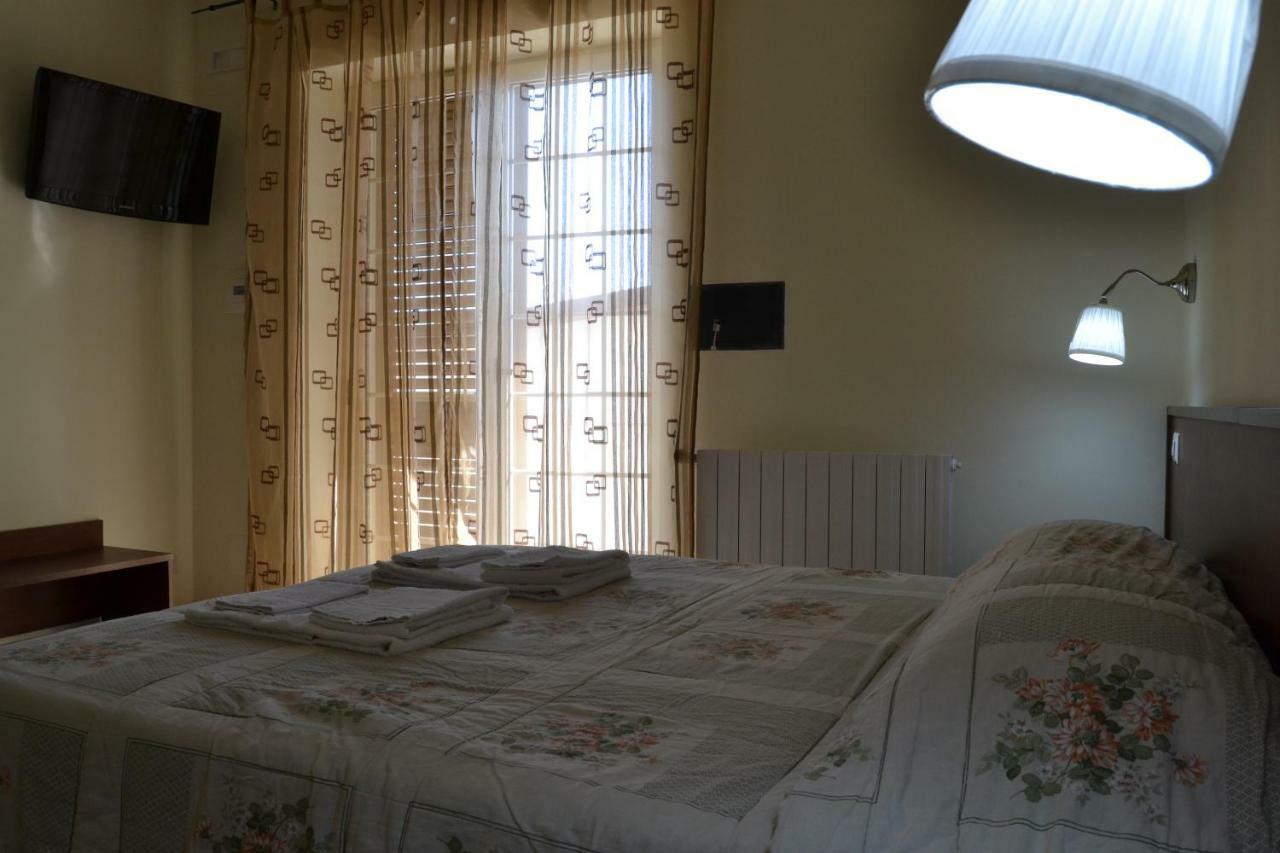 Guesthouse Holiday Formia Beach Екстериор снимка