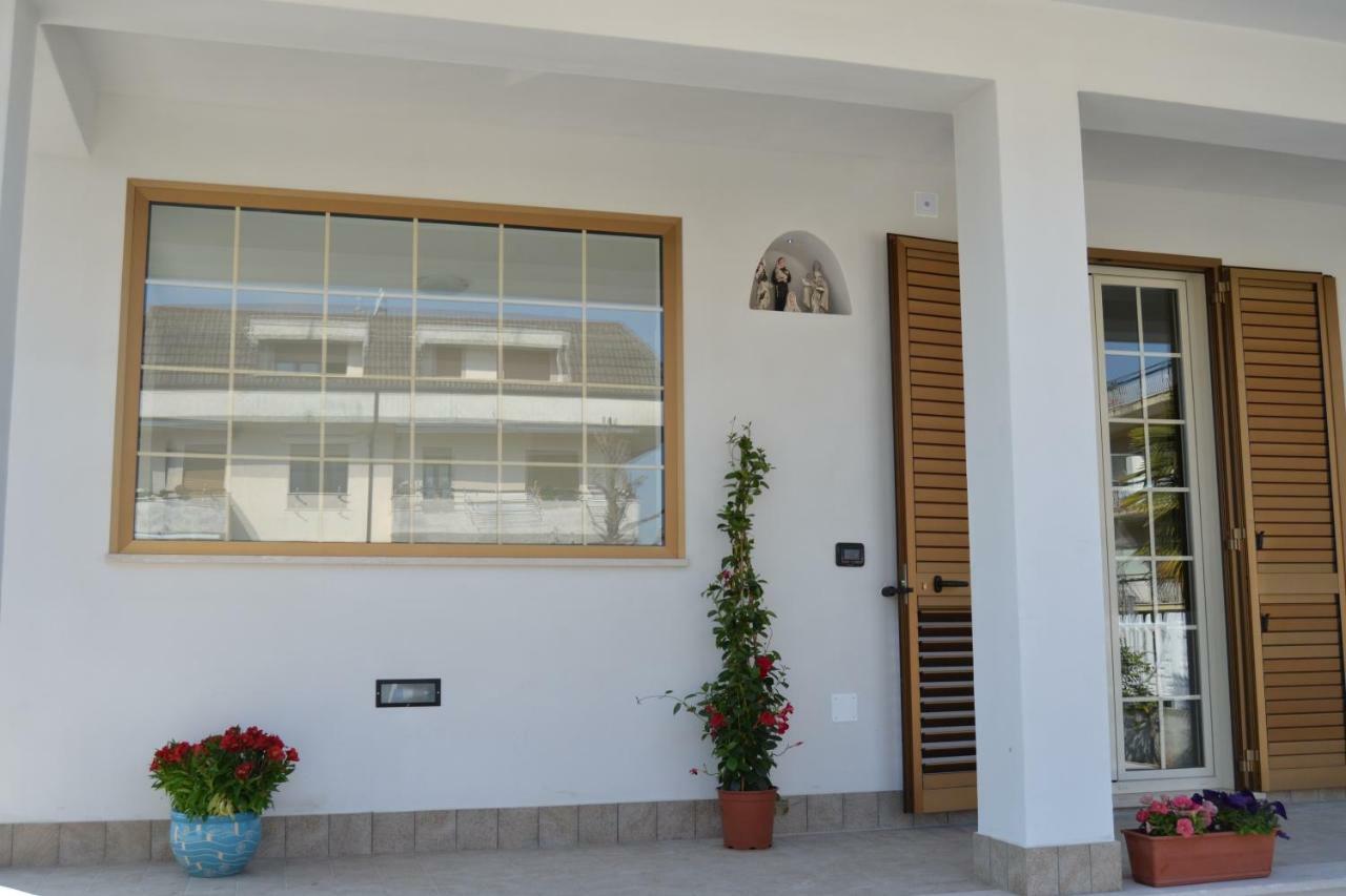 Guesthouse Holiday Formia Beach Екстериор снимка