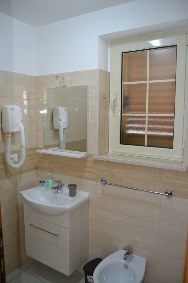 Guesthouse Holiday Formia Beach Екстериор снимка