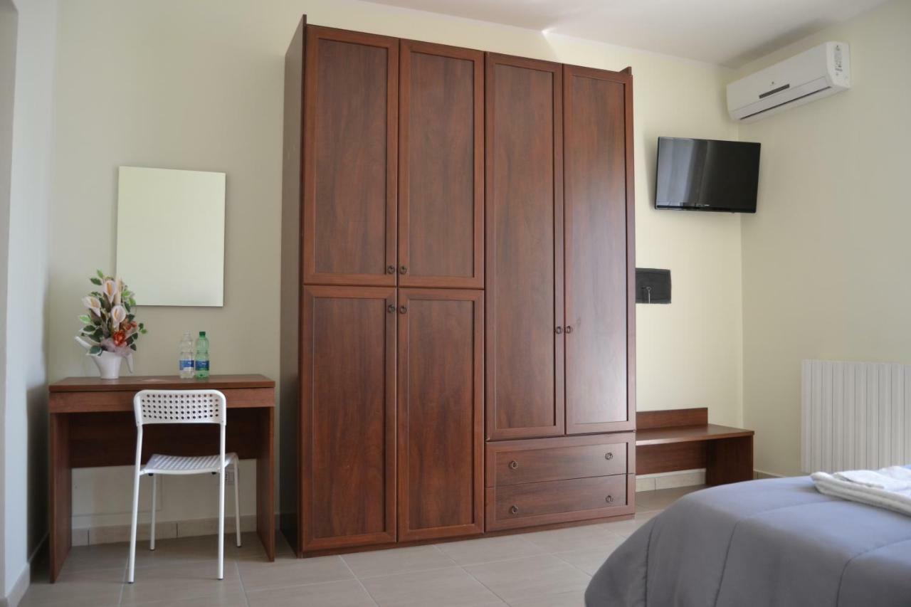 Guesthouse Holiday Formia Beach Екстериор снимка