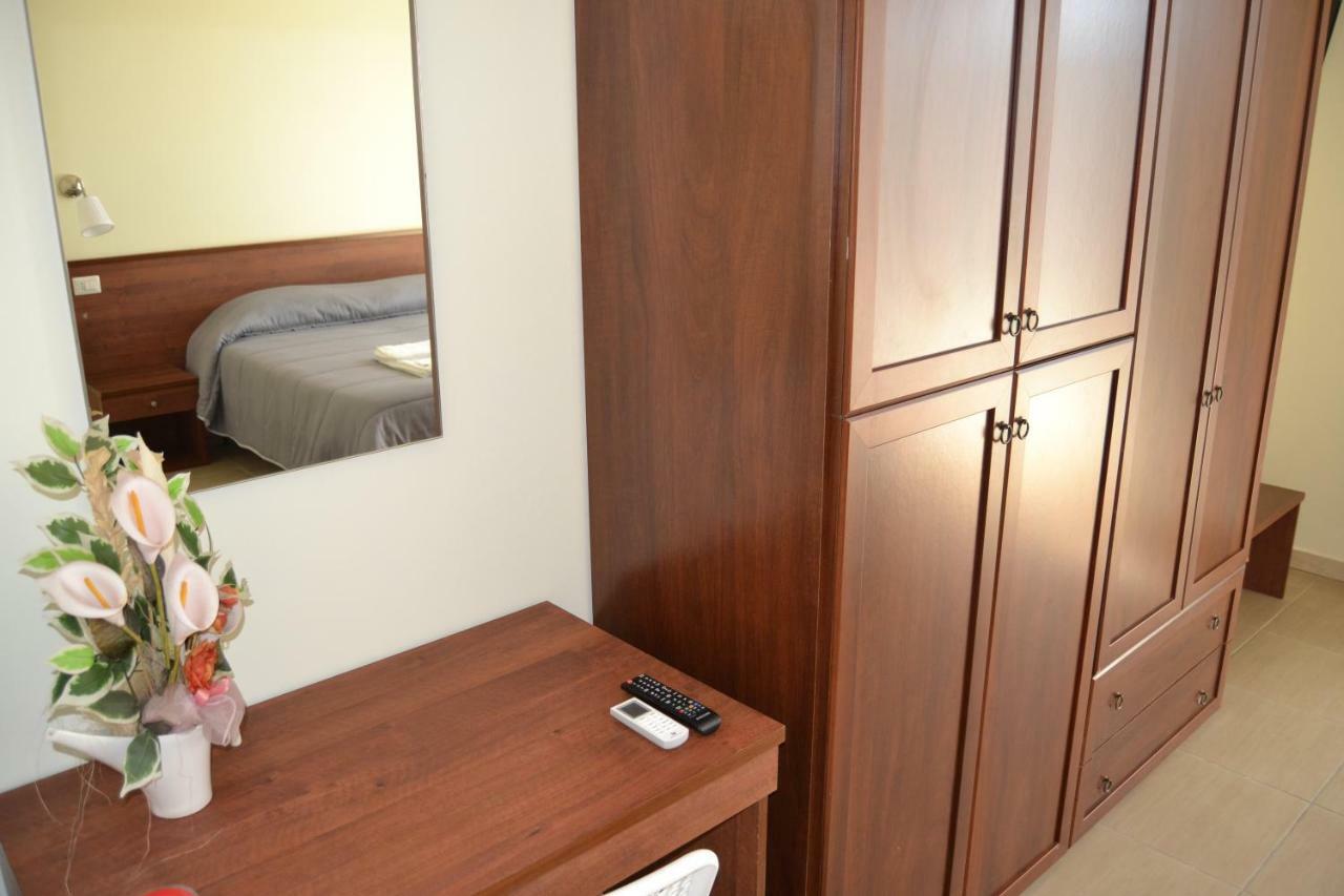 Guesthouse Holiday Formia Beach Екстериор снимка