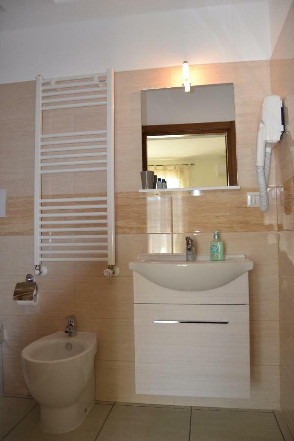 Guesthouse Holiday Formia Beach Екстериор снимка