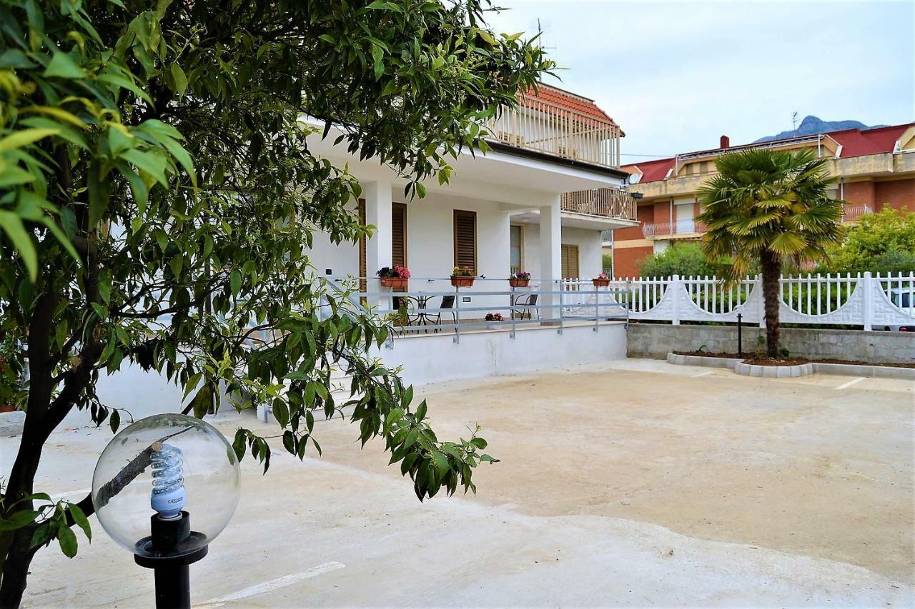 Guesthouse Holiday Formia Beach Екстериор снимка