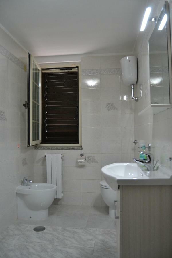 Guesthouse Holiday Formia Beach Екстериор снимка