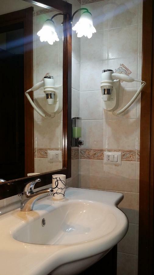 Guesthouse Holiday Formia Beach Екстериор снимка